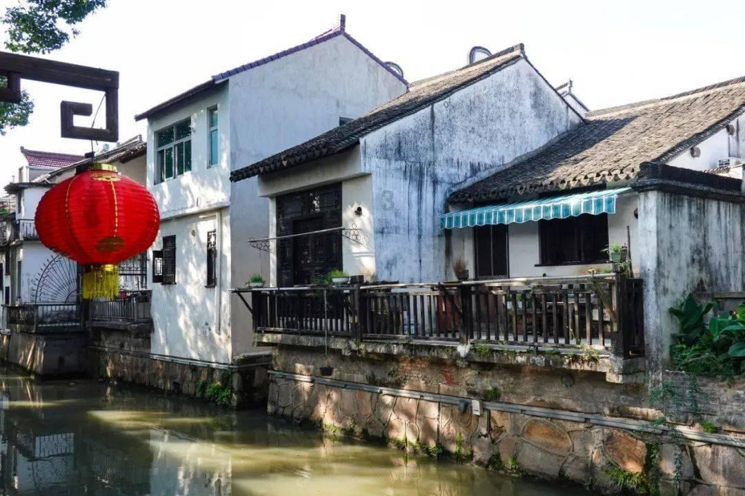 毕业证照片穿西服会对面试有影响吗?-有问必答平台,让你一问便知